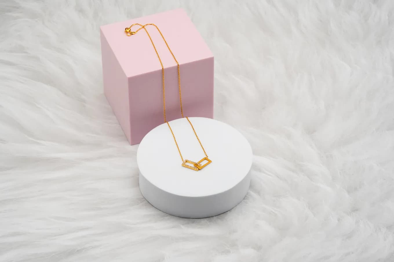 Interlocked Rectangles PENDANT WITH CHAIN