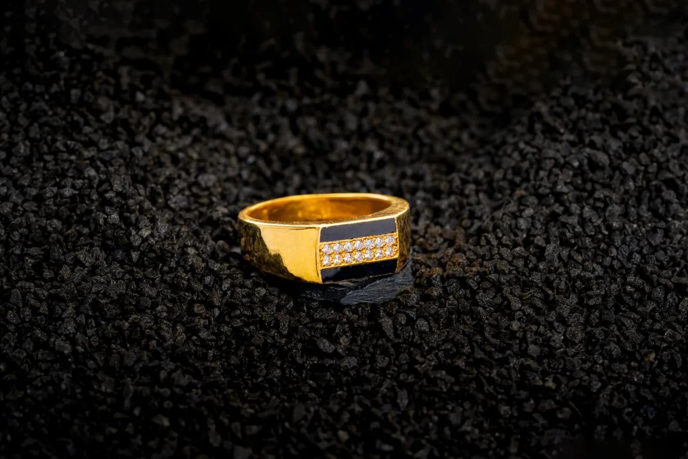 Sparkling Men's Gold Ring