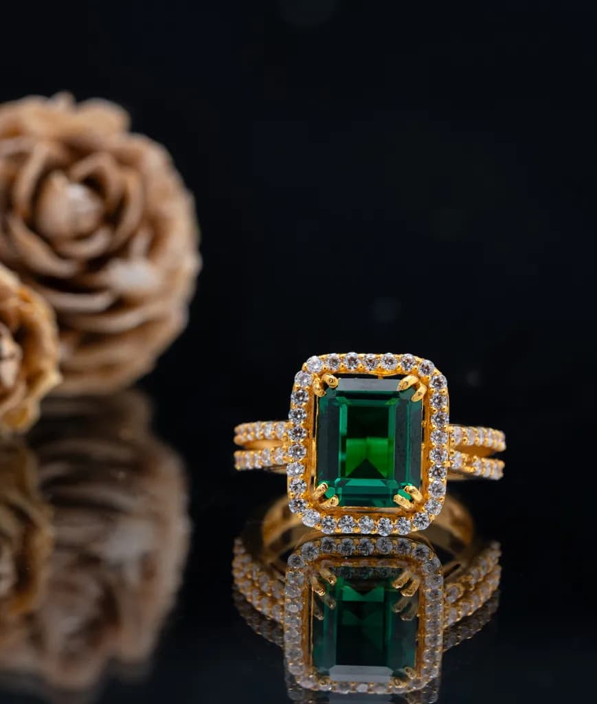 Sparkling Green Stoned Ring