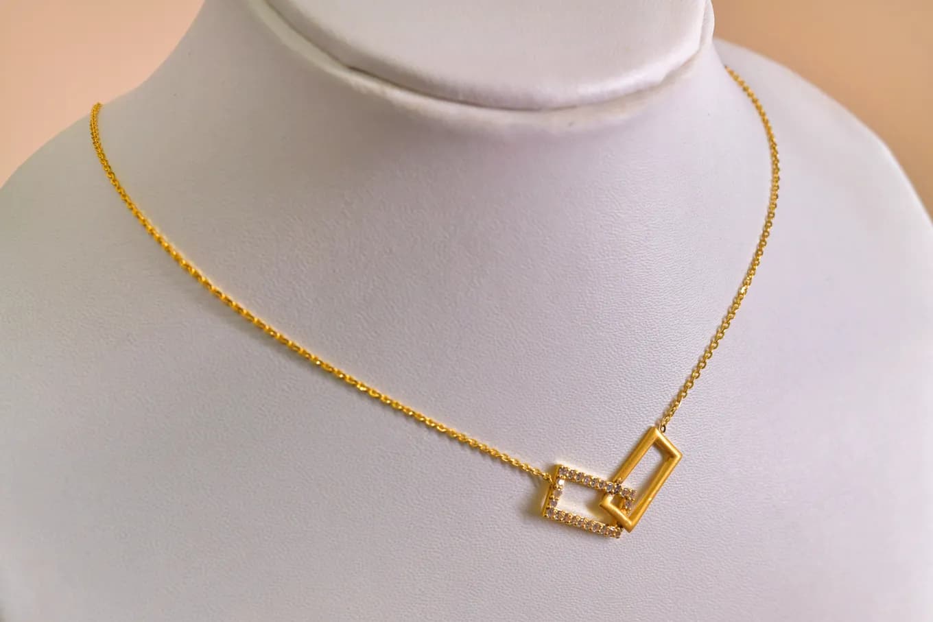 Interlocked rectangles pendant with chain – handcrafted gold CHAINS