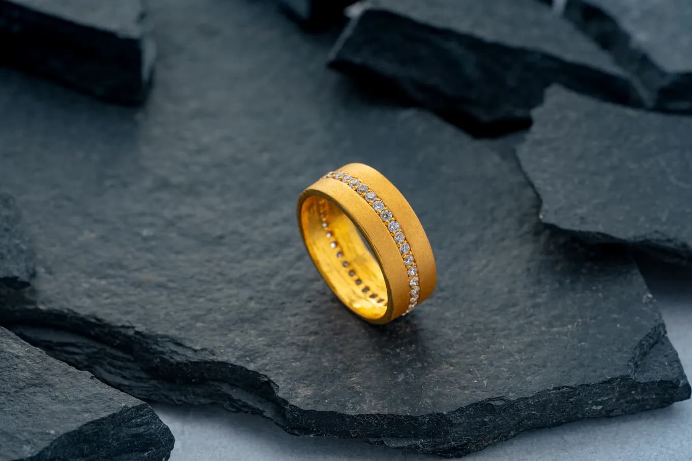 Golden band – handcrafted gold RINGS (alternate view)