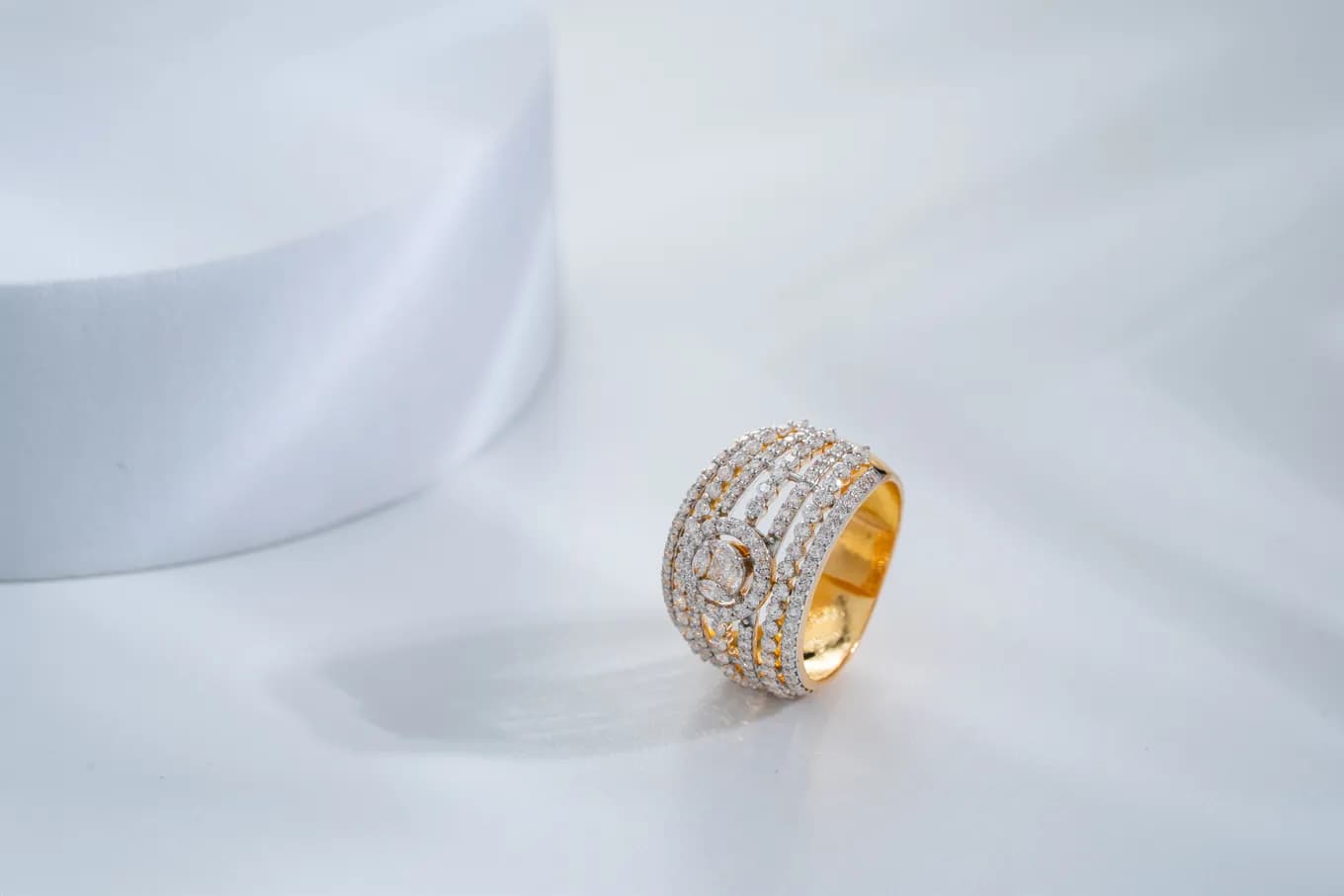 SPARKLING GRID DIAMOND RING (18K WITH LAB GROWN DIAMONDS)
