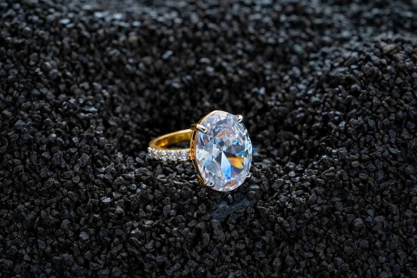 Magnificient Solitaire Ring