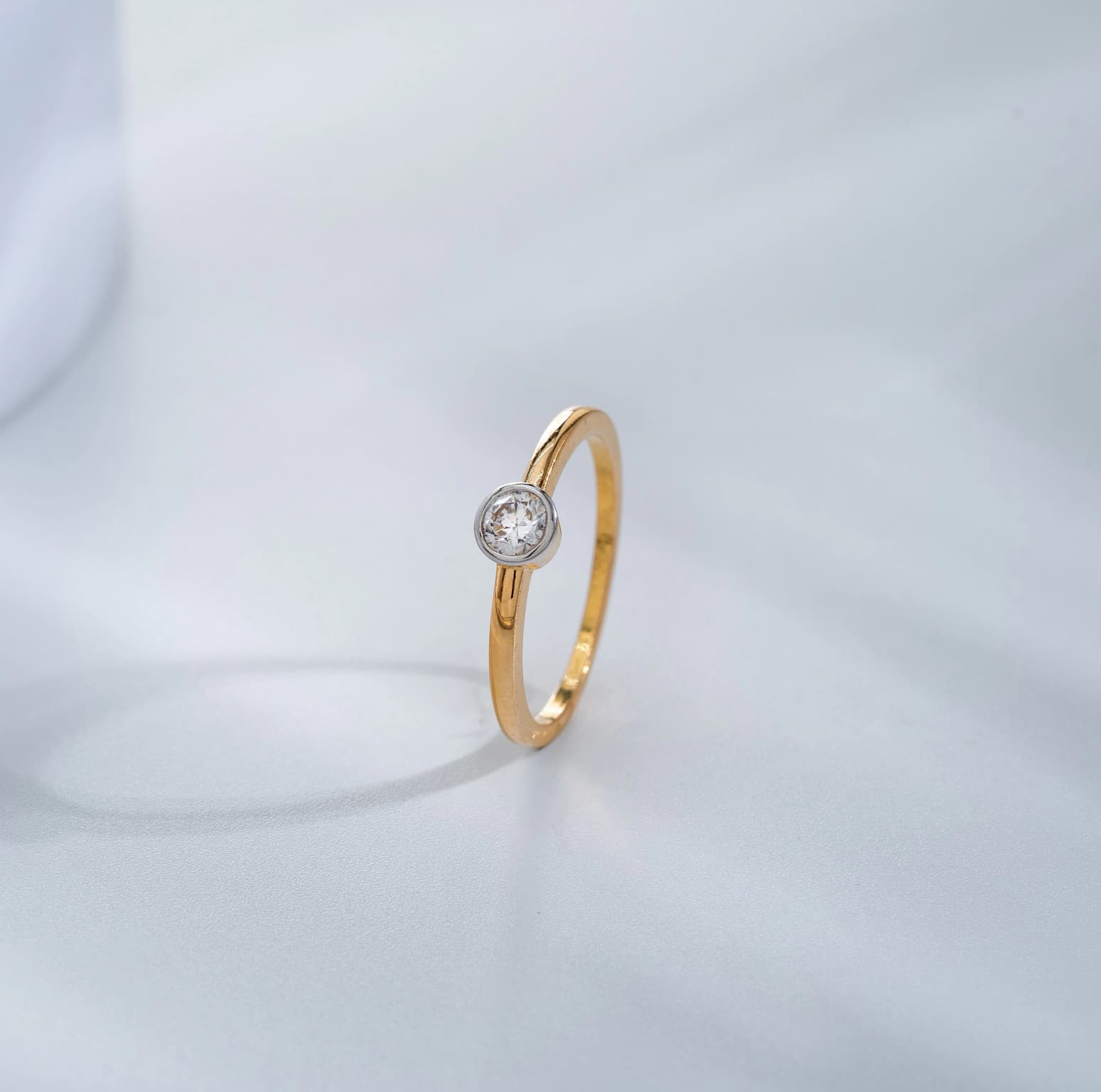 SIMPLE SOLITAIRE DIAMOND RING(14K WITH NATURAL DIAMONDS)