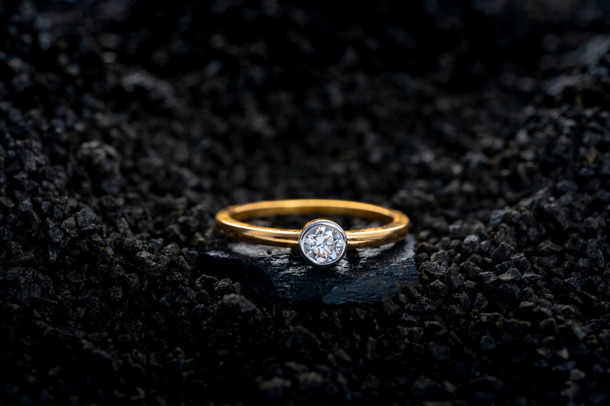 SIMPLE SOLITAIRE DIAMOND RING(14K WITH NATURAL DIAMONDS)