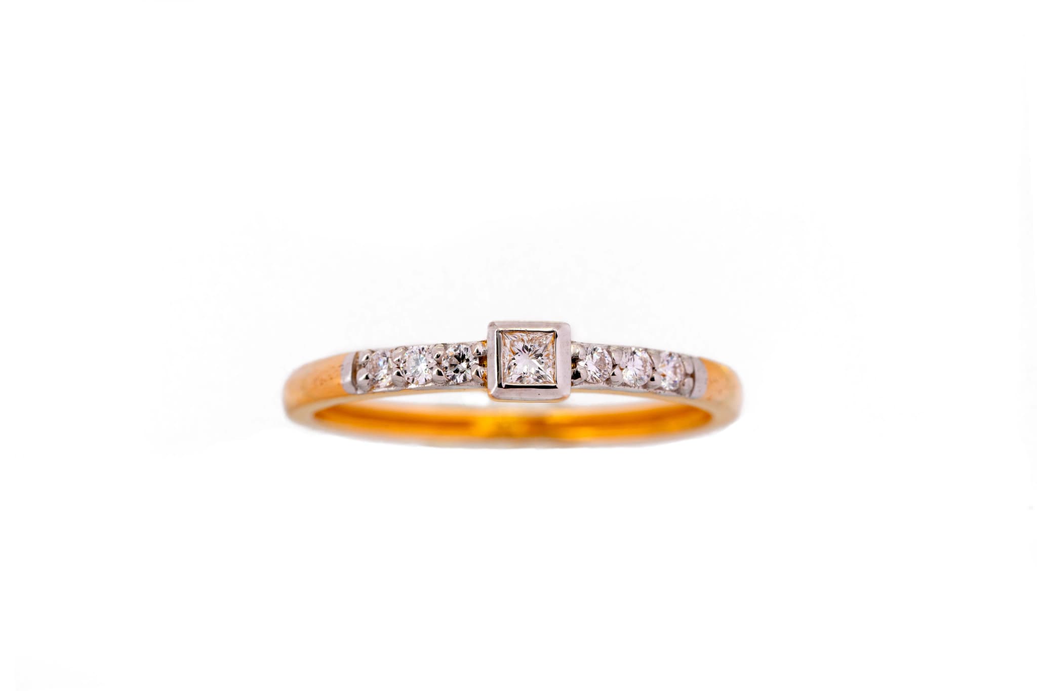 TRUE BOND DIAMOND RING (18K WITH LAB GROWN DIAMONDS)