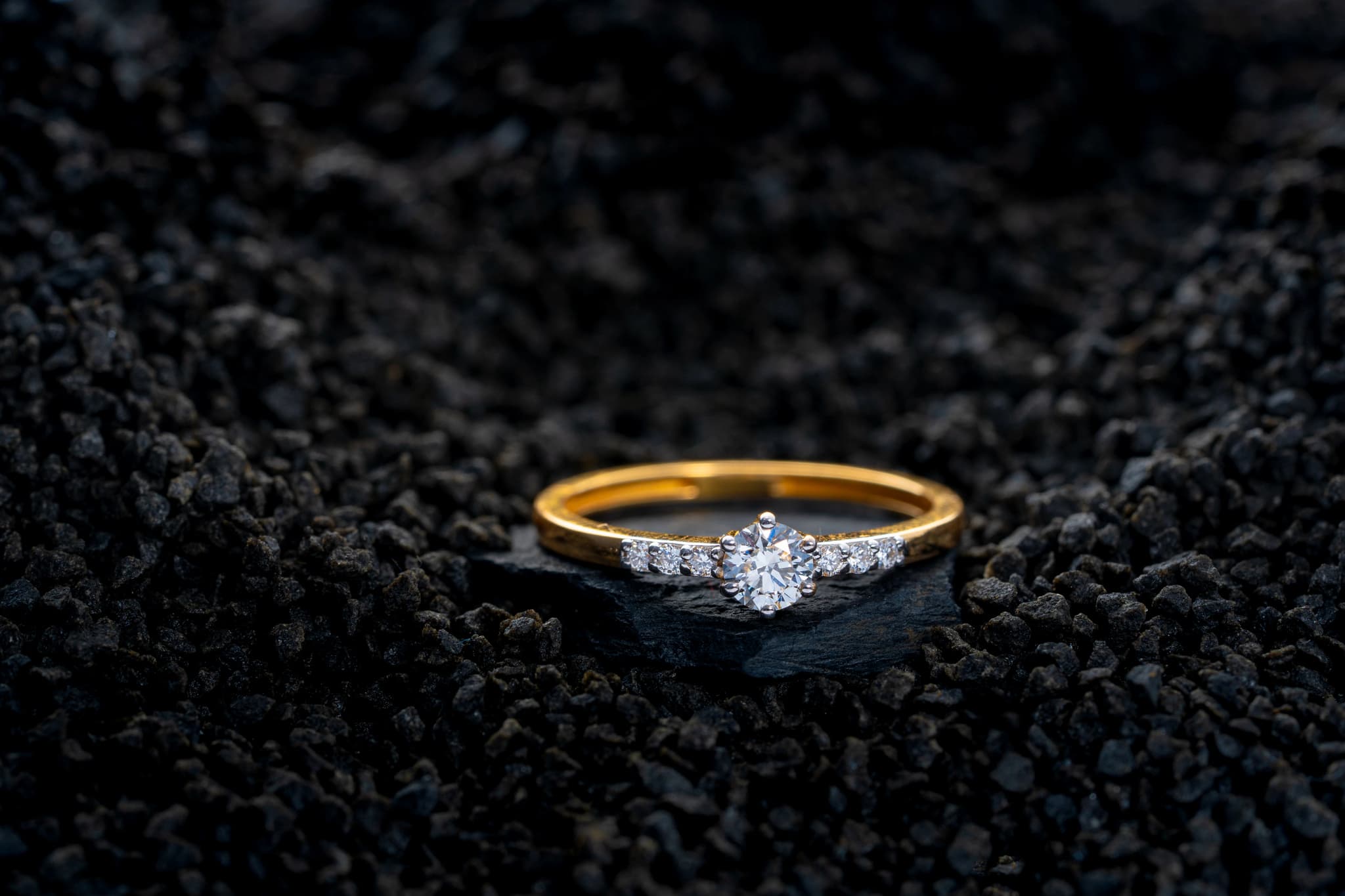 ENDLESS GLOW RING (18K WITH LAB GROWN DIAMONDS)