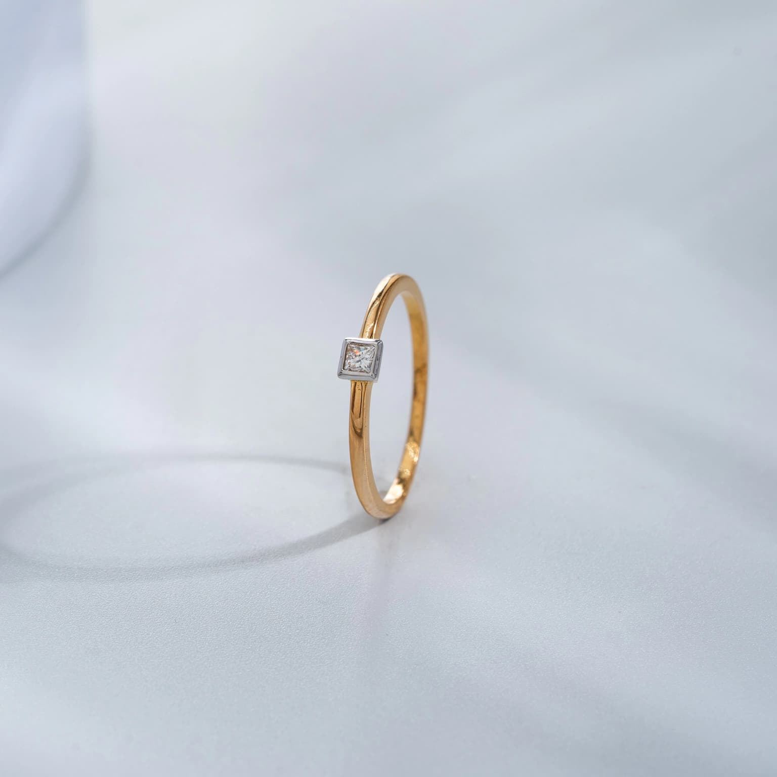 SHINNING SQUARE DIAMOND RING (14K WITH NATURAL DIAMONDS)
