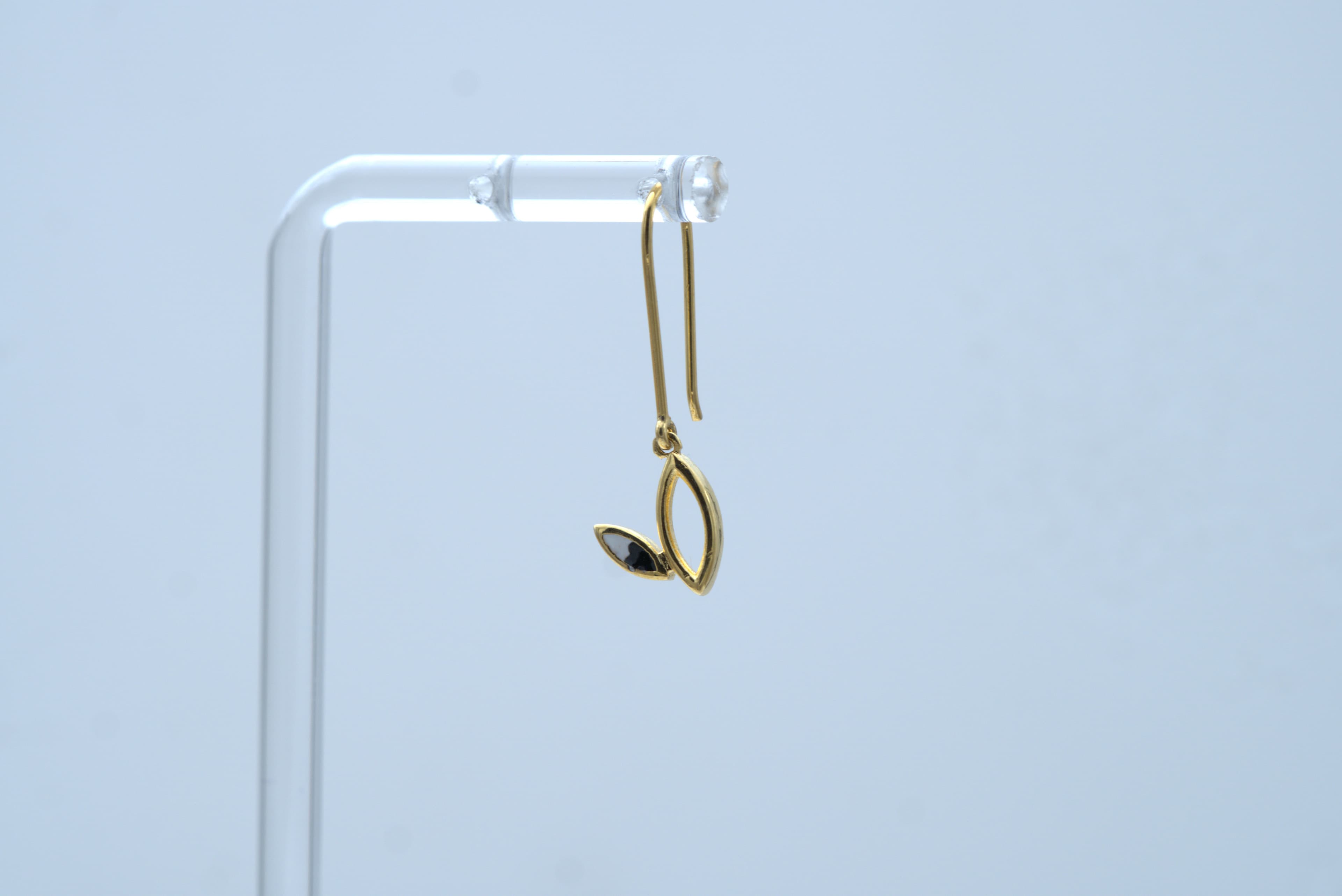 CONTEMPORARY SILVER LEAF DROP EARRINGS