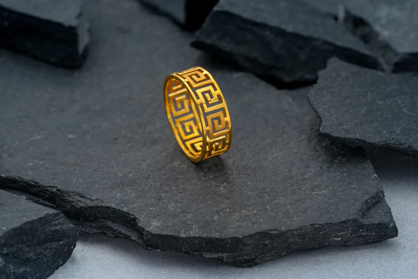 Golden meander – handcrafted gold RINGS