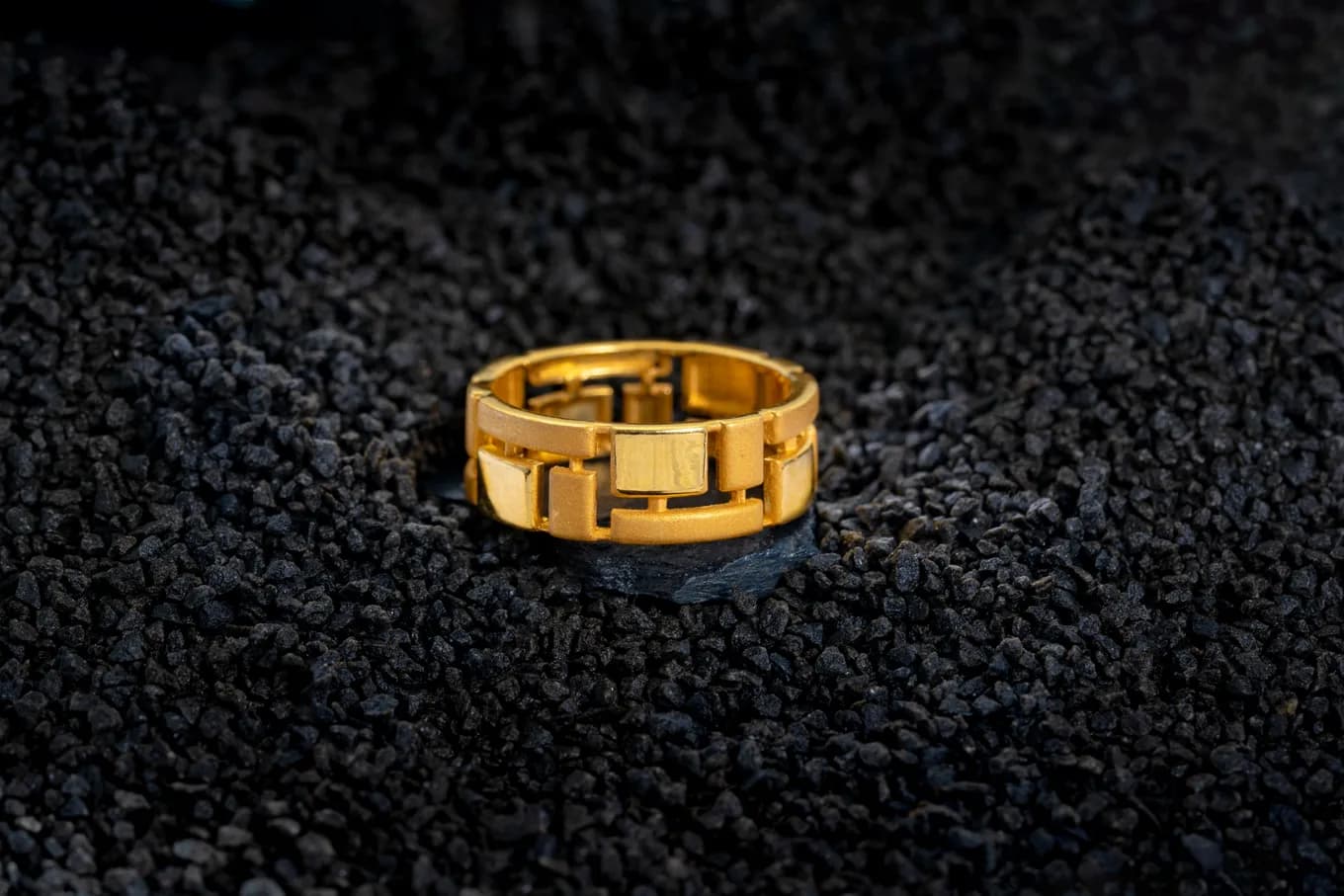 Men's chic gold band – handcrafted gold RINGS (alternate view)