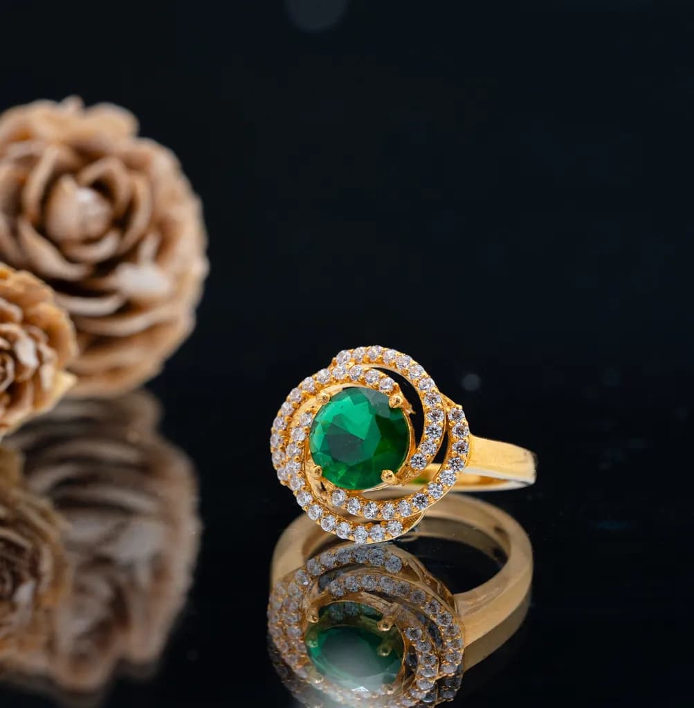 Sparkling virescent ring – handcrafted gold RINGS (alternate view)