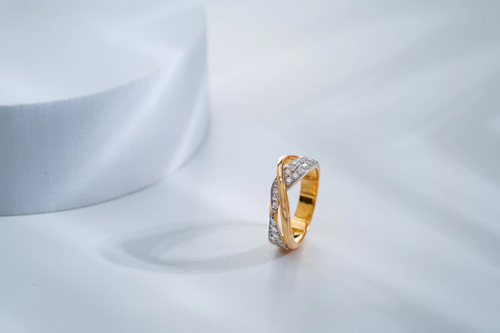 Graceful wavy ring(18k with natural diamonds) – handcrafted gold RINGS (alternate view)
